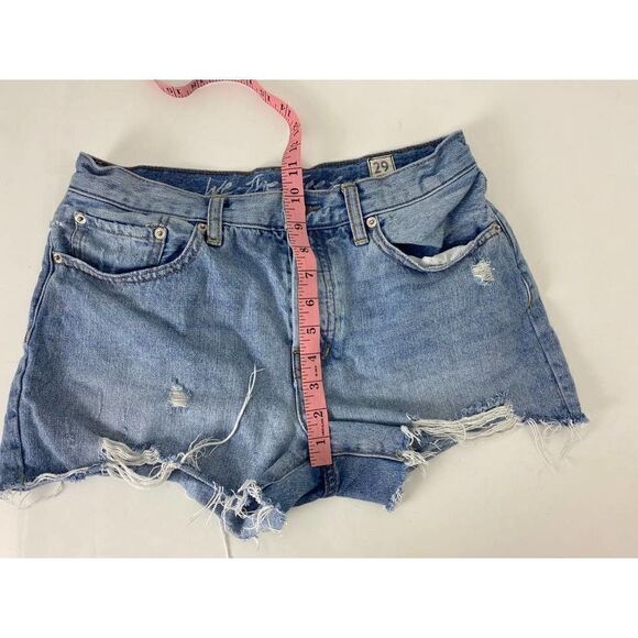 We The Free High Rise Distressed Jean Shorts Mom Shorts High Waist - Size 29 - Picture 6 of 9